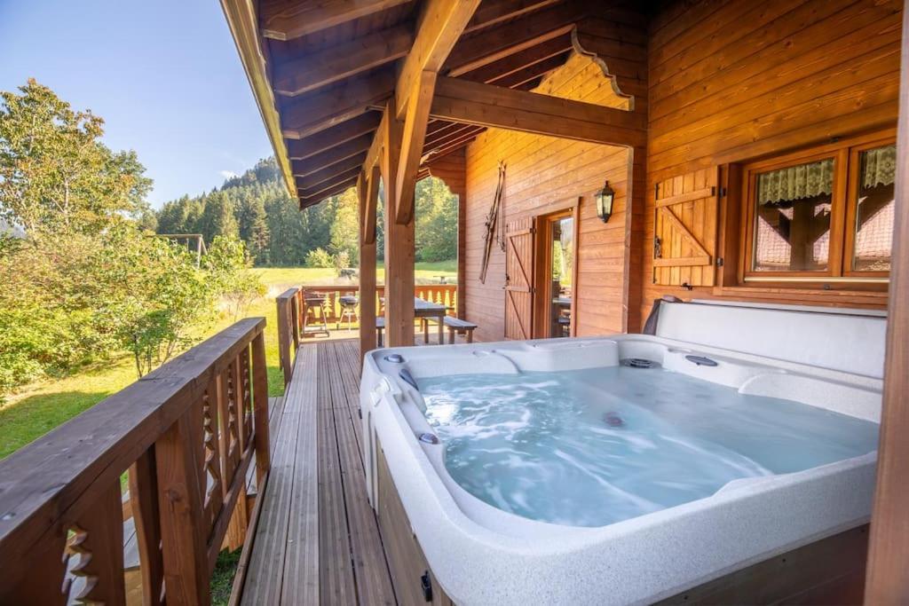 Les Griottes, Veritable Chalet De Montagne, Avec Jacuzzi Et Sauna *